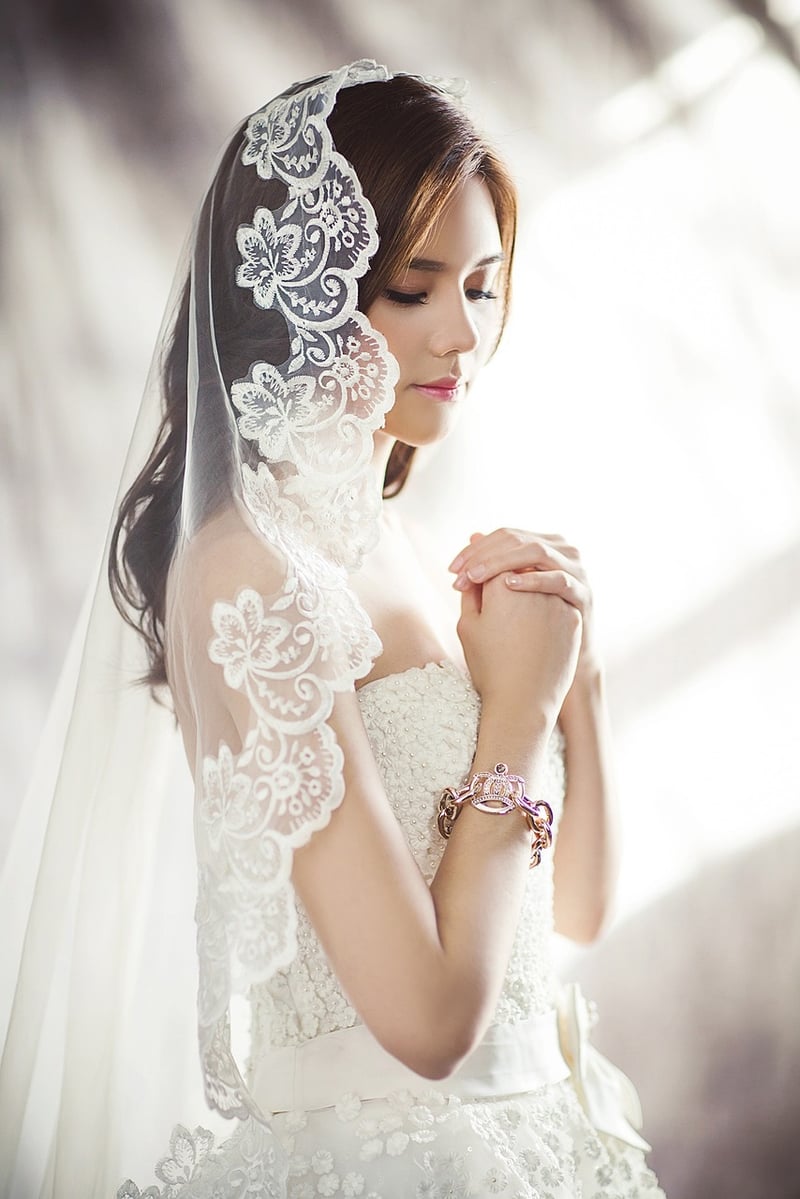 Bohemian Chic Lace Wedding Dress
